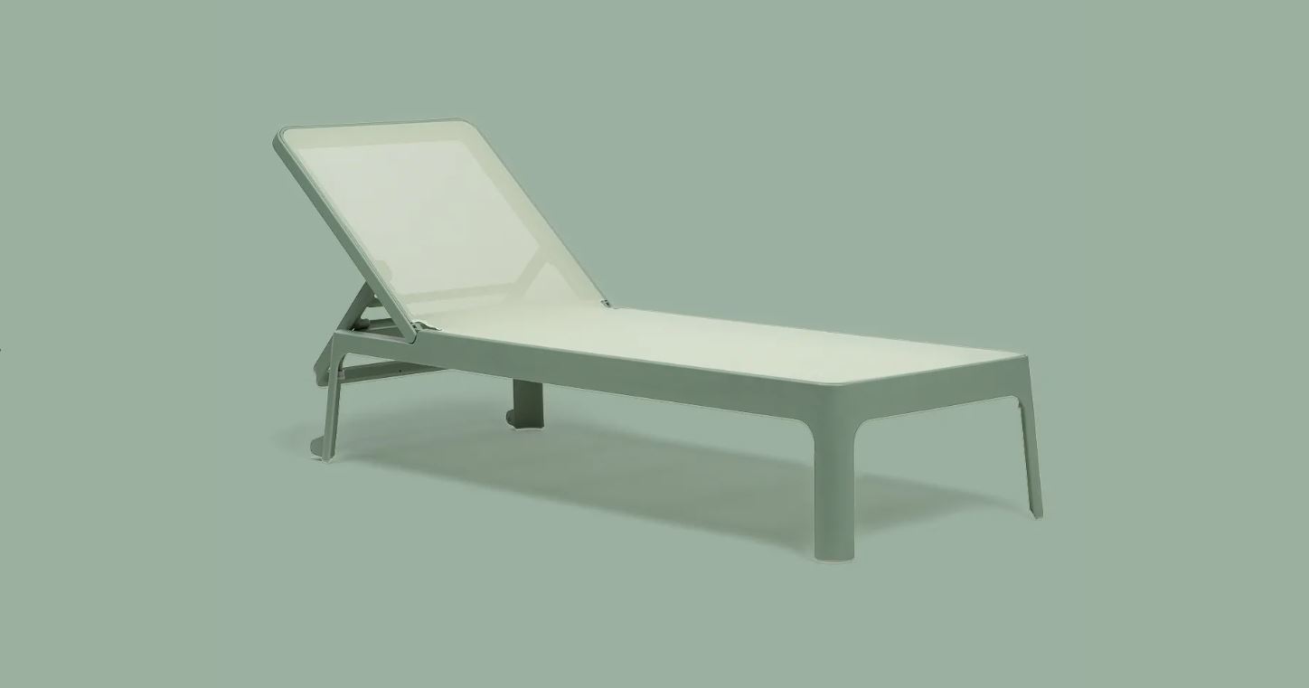Sunloungers & Pool